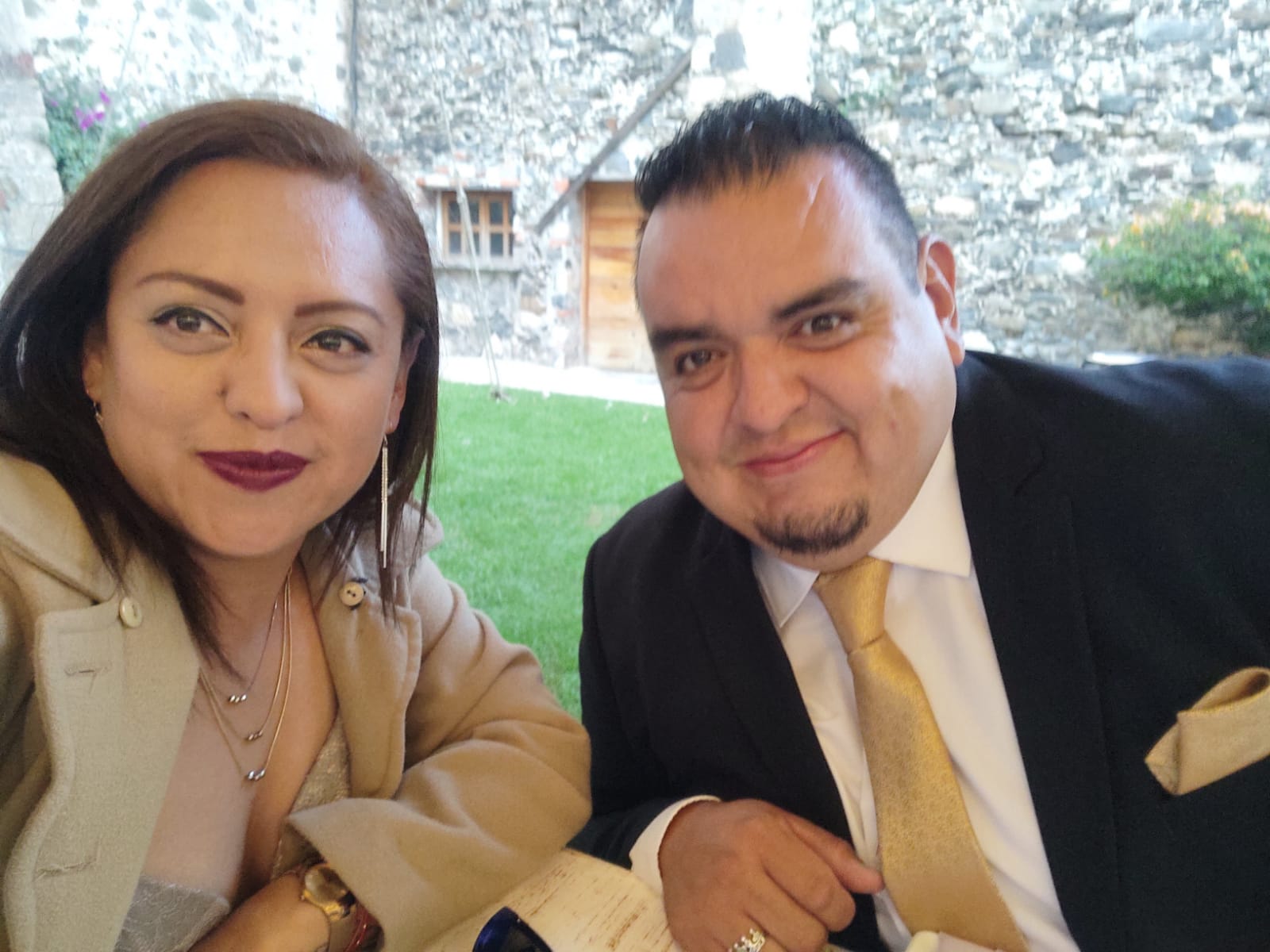 Nallely (39) y Alex (40).